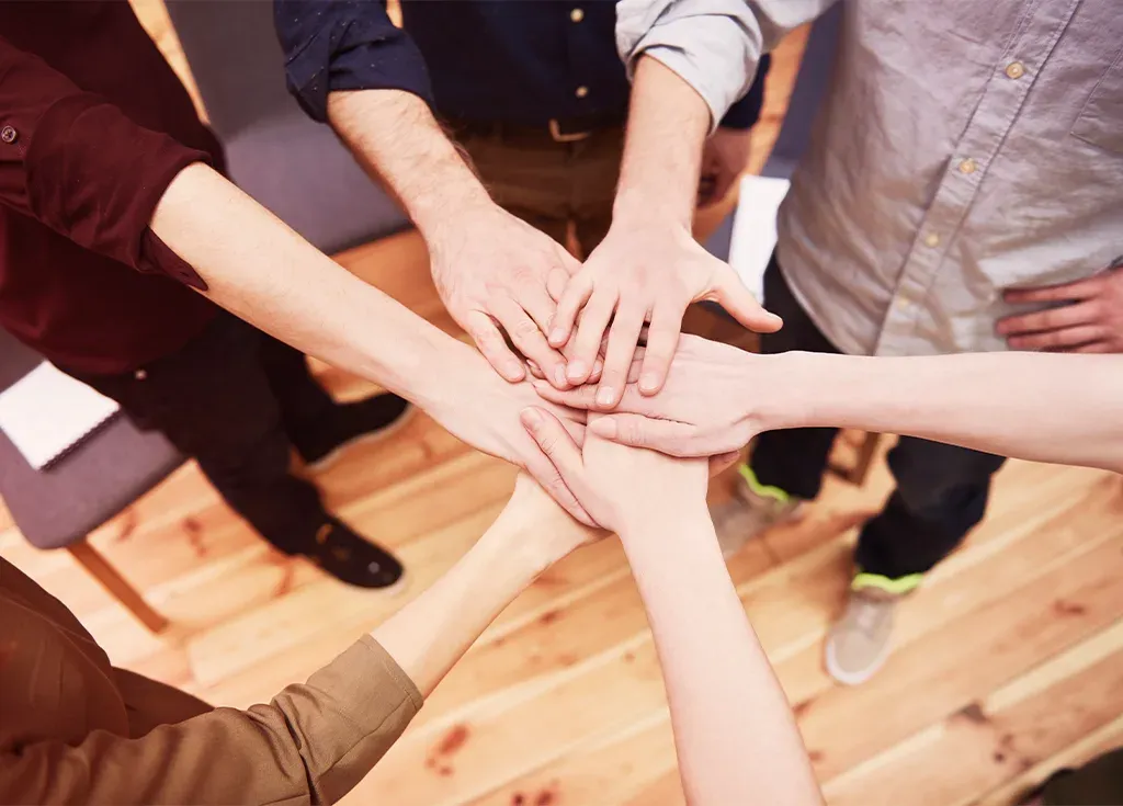 Bergabunglah dengan Tim Kami